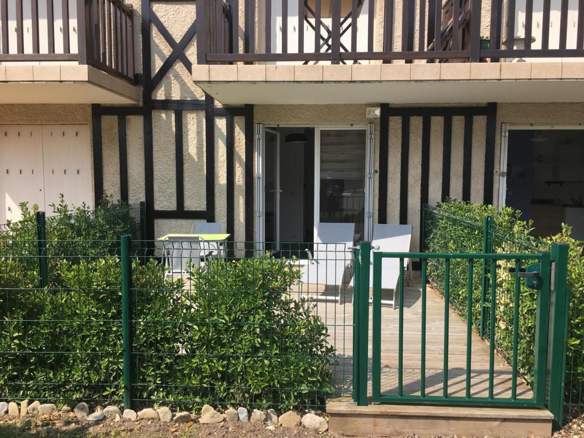 Studio Front De Mer Avec Terrasse Et Acces Direct Plage A Merville-Franceville - Fr-1-487-329 المظهر الخارجي الصورة
